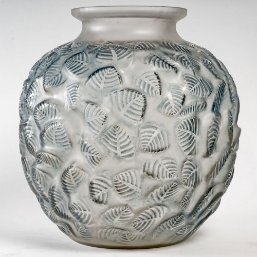 Glass & Crystal  - 1926 René Lalique - Vase &quot;Charmille&quot; 