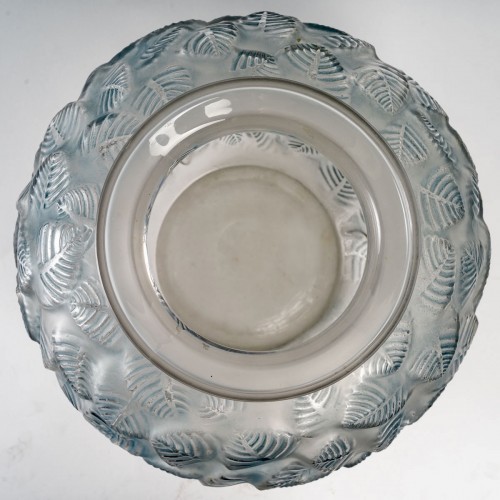 XXe siècle - 1926 René Lalique - Vase "Charmille" 