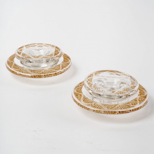 Antiquités - René Lalique - Paire de bougeoirs et coupe Ricquewihr