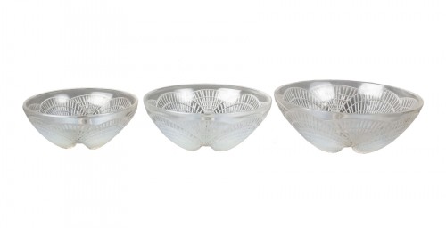 1924 René Lalique - Suite de trois bols "Coquilles" 