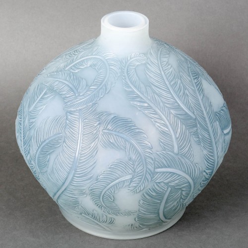 Glass & Crystal  - 1920 René Lalique - Vase Plumes