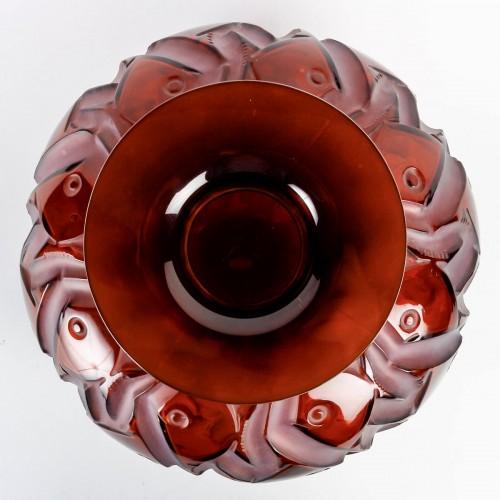 20th century - 1928 René Lalique - Vase Penthievre Red Amber Glass With White Patina