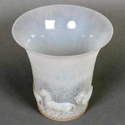 Glass & Crystal  - 1930 René Lalique - Vase Chevaux