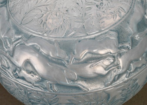 1923 René Lalique - Vase Lievres Cased - Art Déco