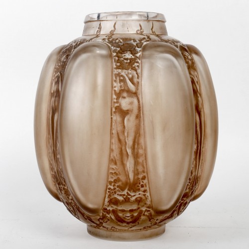 Glass & Crystal  - 1912 René Lalique - Vase Six Figurines Et Masques