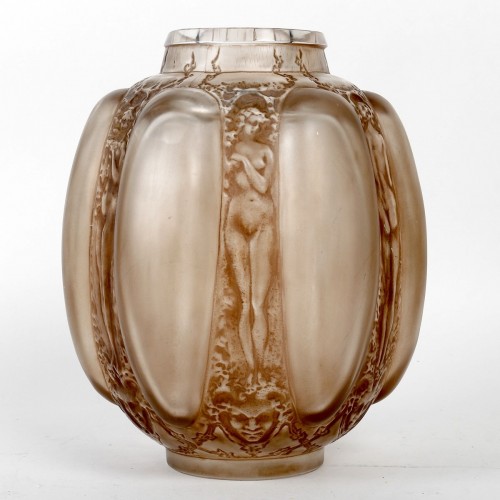 Antiquités - 1912 René Lalique - Vase "Six Figurines et Masques" 