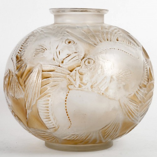 Glass & Crystal  - 1921 René Lalique - Vase Poissons