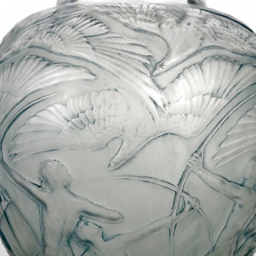 20th century - 1921 René Lalique - Vase Archers