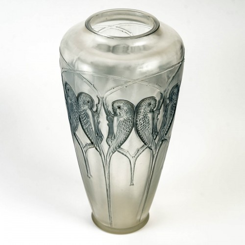 Glass & Crystal  - 1919 René Lalique - Vase Inseparables