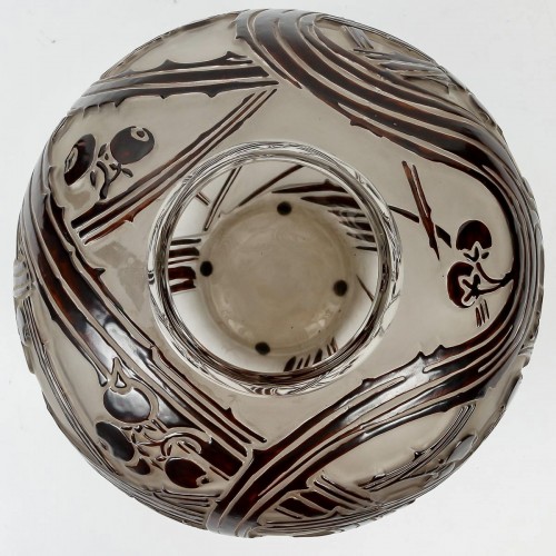 20th century - 1924 René Lalique - Vase Baies 