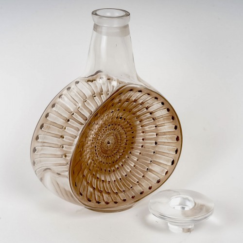 1913 René Lalique Decanter Reine Marguerite - 