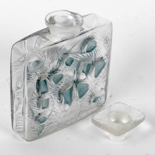 1920 René Lalique - Perfume Bottle Carré Plat Hirondelles - 