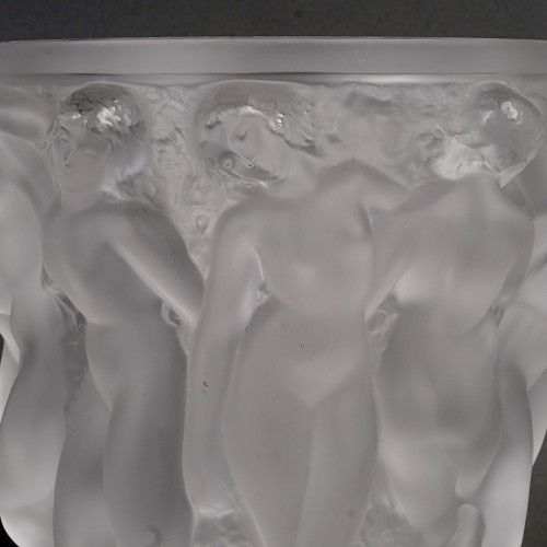 Lalique France - Vase Bacchantes  - 