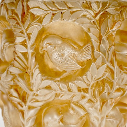 1939 Rene Lalique Vase Bagatelle - 
