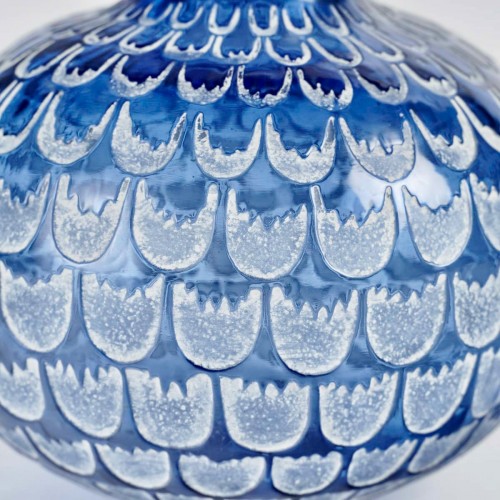Verrerie, Cristallerie  - 1930 René Lalique - Vase Grenade Bleu Saphir