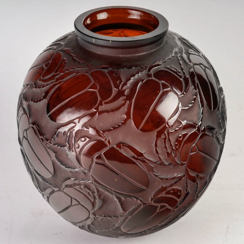 Glass & Crystal  - 1923 Rene Lalique - Vase Gros Scarabees Beetles