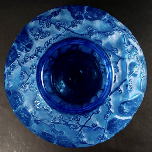 XXe siècle - 1919 René Lalique - Vase Perruches bleu électrique