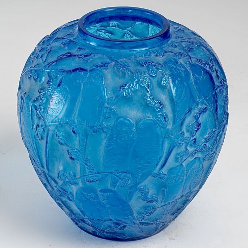 Antiquités - 1919 René Lalique - Vase Perruches bleu électrique