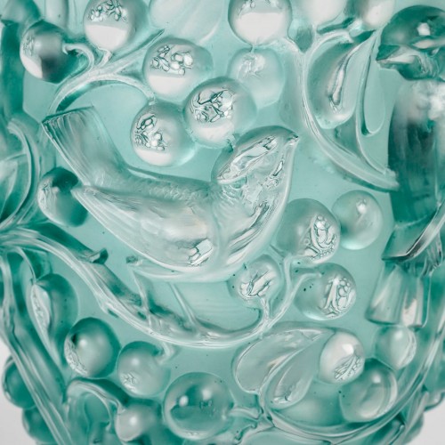 Glass & Crystal  - 1927 René Lalique - Avallon Vase