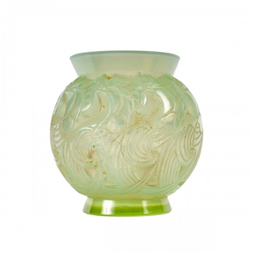 1931 René Lalique - Vase Le Mans Verre