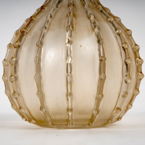 XXe siècle - 1912 René Lalique - Vase Dentelé