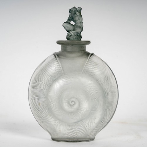 Glass & Crystal  - 1920 René Lalique - Perfume Bottle Amphitrite