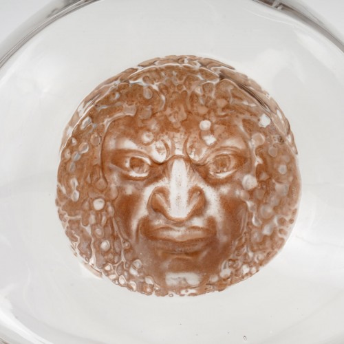 XXe siècle - 1913 René Lalique - Carafe Masques Verre Blanc Patiné Sépia