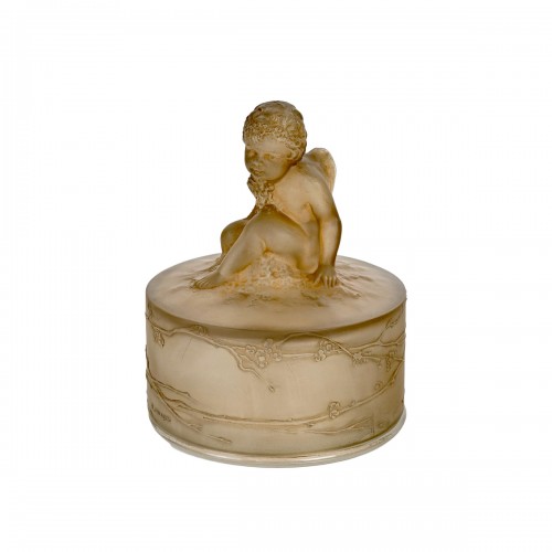 1919 René Lalique - Box Amour Assis Cherub Putti Glass With Sepia Patina