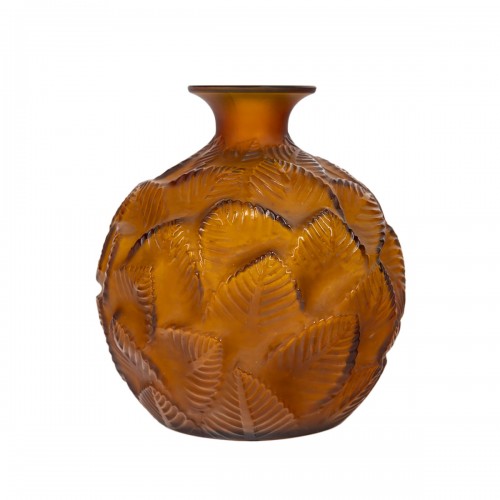 1926 René Lalique - Vase Ormeaux Ambre