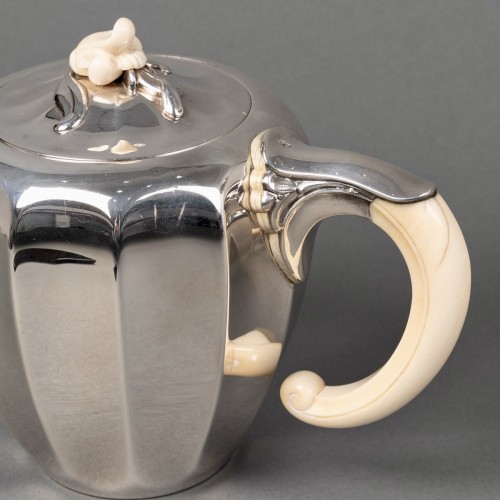Argenterie et Arts de la table  - Jean Puiforcat - Service à thé et à café Art-Nouveau en argent massif et ivoire