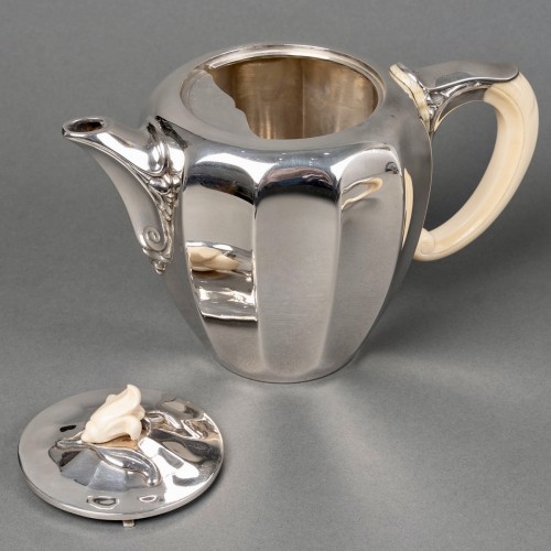 XXe siècle - Jean Puiforcat - Service à thé et à café Art-Nouveau en argent massif et ivoire