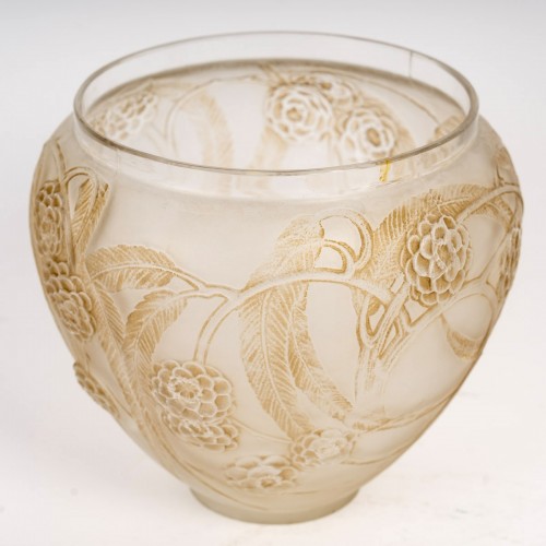 Glass & Crystal  - 1923 René Lalique - Vase Nefliers Frosted Glass With Sepia Patina