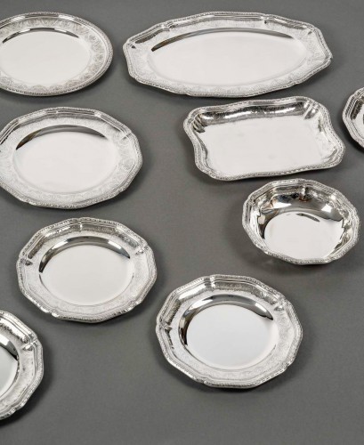 Puiforcat - Assiettes plats Elysée argent massif - 13 pièces - Louis XV