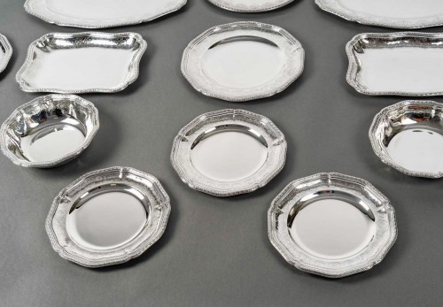 Antiquités - Puiforcat - Assiettes plats Elysée argent massif - 13 pièces