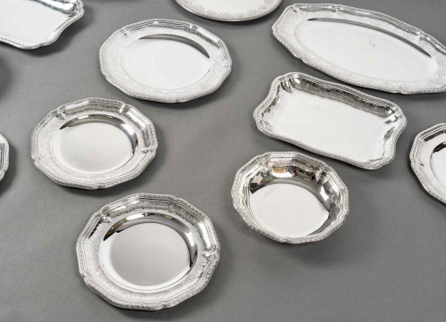 Antiquités - Puiforcat - Assiettes plats Elysée argent massif - 13 pièces