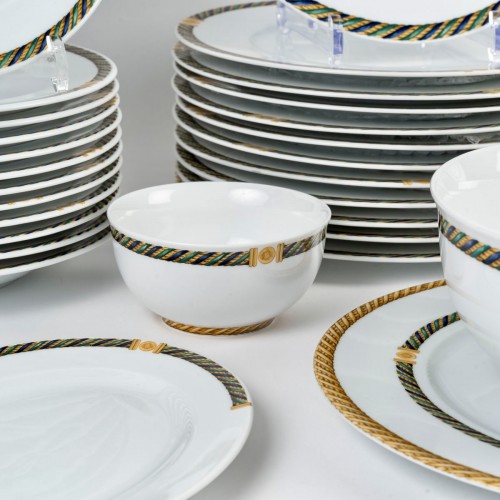 Argenterie et Arts de la table  - Christian Dior - Service de table "Torsadior" en porcelaine, 41 Pièces 