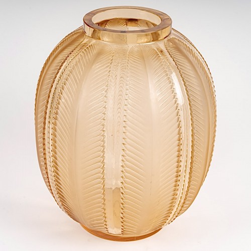 Verrerie, Cristallerie  - 1932 René Lalique - Vase Biskra rose orangé