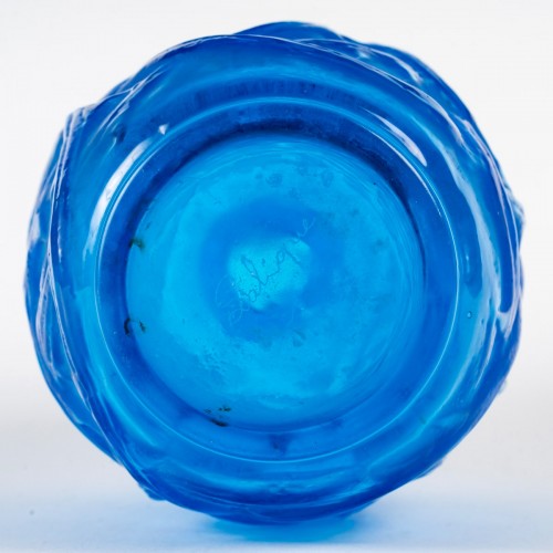 XXe siècle - 1921 René Lalique - Vase Ronces bleu électrique
