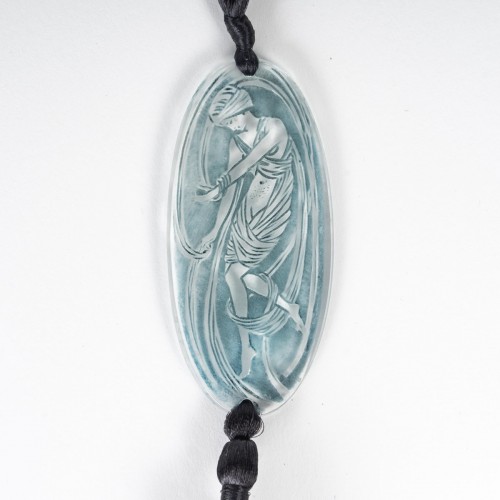 1919 René Lalique - Pendant Figurine Drapee - Art Déco