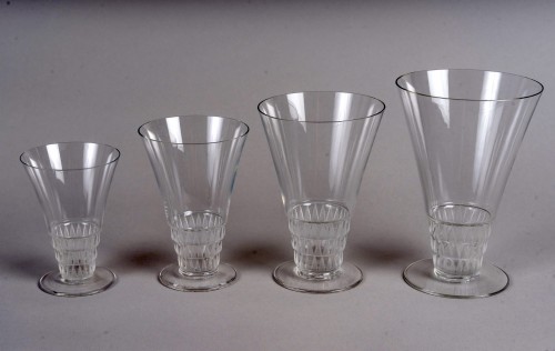 Verrerie, Cristallerie  - 1930 René Lalique - Service Bourgueil 48 pièces verres, assiettes et bols