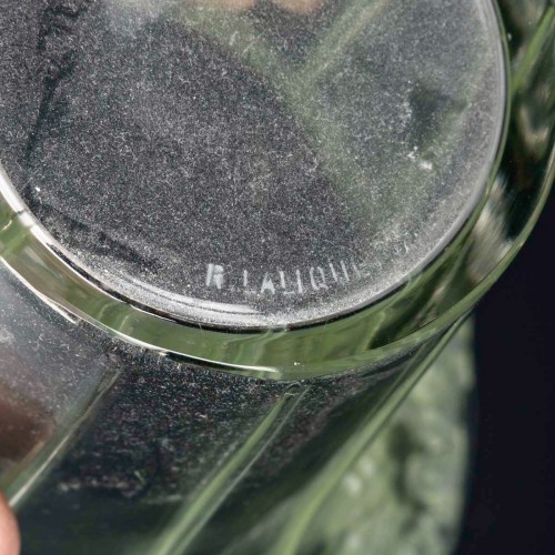 XXe siècle - 1939 René Lalique - Vase Muguet