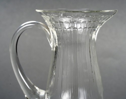 Art Déco - 1932 René Lalique - 2 Brocs et 1 Carafe Art Déco Fleur