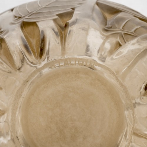 XXe siècle - 1929 René Lalique - Vase Milan Verre Blanc Patiné Sépia