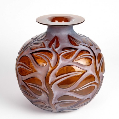 Verrerie, Cristallerie  - 1926 René Lalique - Vase Sophora