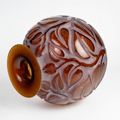 XXe siècle - 1926 René Lalique - Vase Sophora