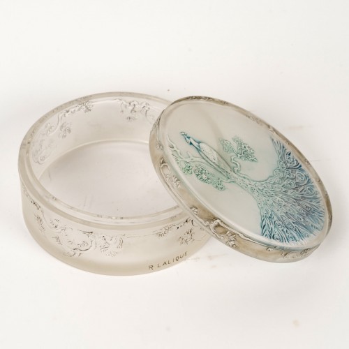 1910 René Lalique - Boîte Paon - BG Arts