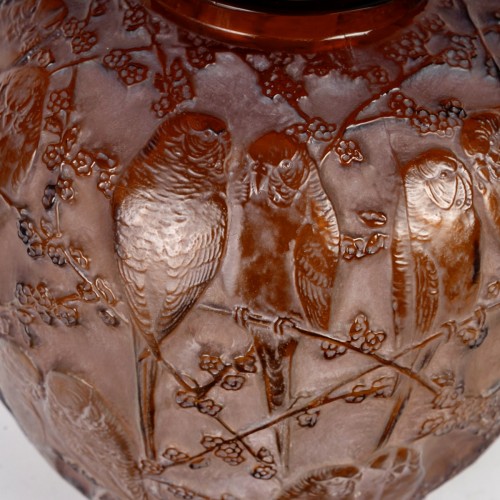 Glass & Crystal  - 1919 René Lalique - Vase Perruches Parrots