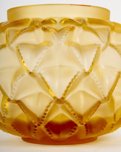 20th century - Lalique France - Art Deco Vase Languedoc