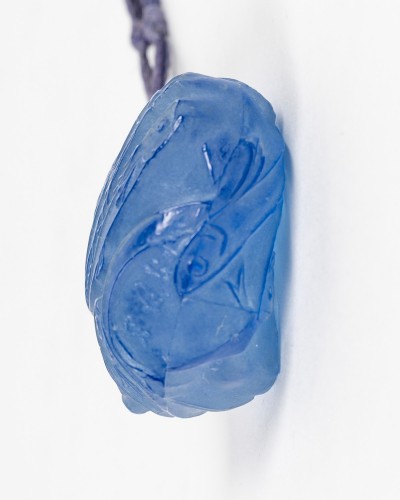 1912 René Lalique - Pendant Fishes Blue Glass With White Patina - Art nouveau