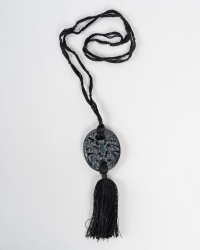 1920 René Lalique - Pendant Guepes Wasps Black Glass With White Patina - Antique Jewellery Style Art nouveau